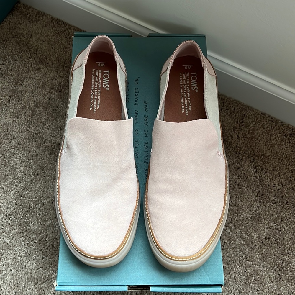 Toms - Women’s size 9